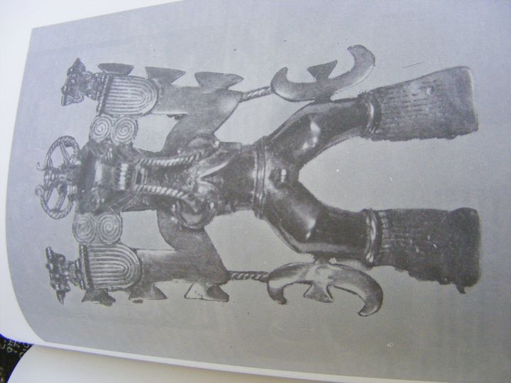 biblioteca 068 copy.jpg